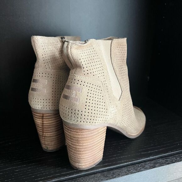 Toms Majorca Peep Toe Booties Cream Tan Brown Suede Heeled Boots Size 11 Zip Up - Picture 2 of 5